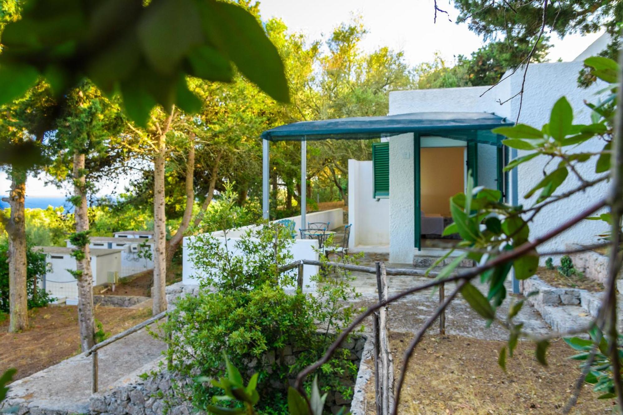 Camping La Scogliera Santa Cesarea Terme Exteriör bild